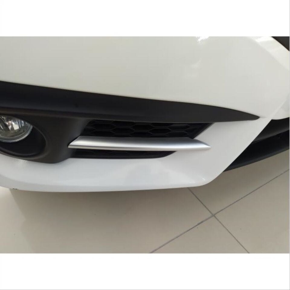Honda Civic FC5 Ön Tampon Sis Farı Orta Çıtası Krom