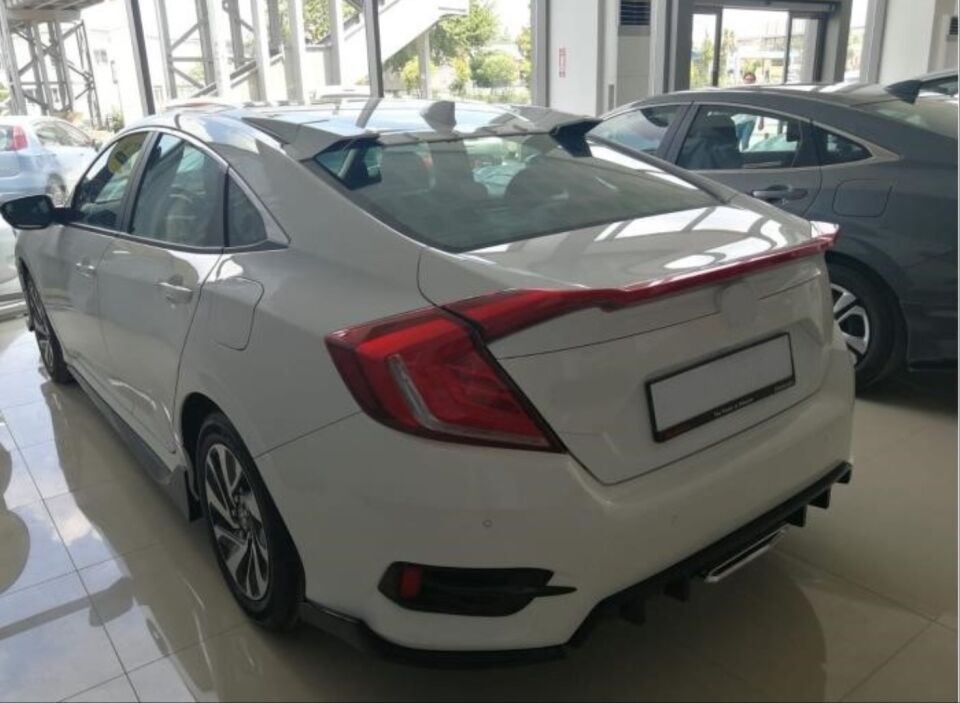 Honda Civic FC5 Sedan Type R Arka Cam Üstü Spoyler (Boyasız)