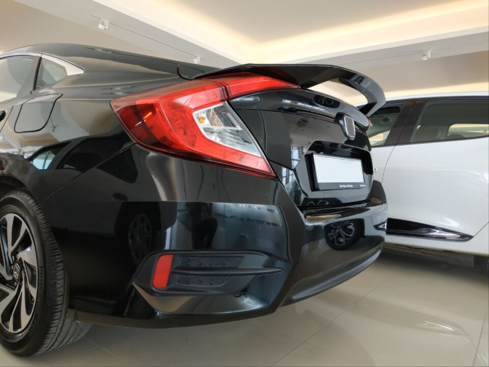 Honda Civic FC5 V Bagaj Spoiler Piano Black