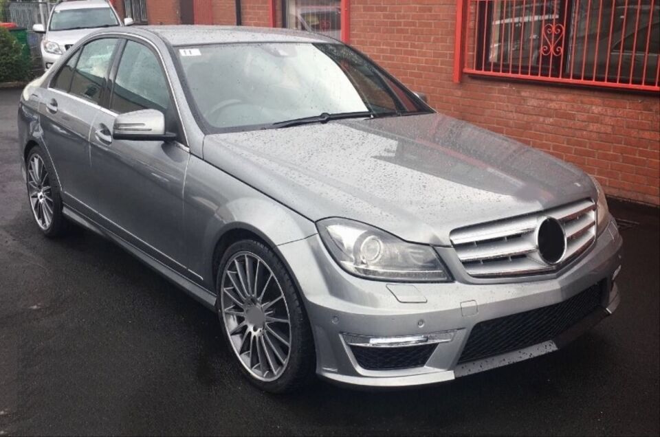 Mercedes-Benz C Serisi W204 Makyajlı Kasa C63 AMG Ön Tampon